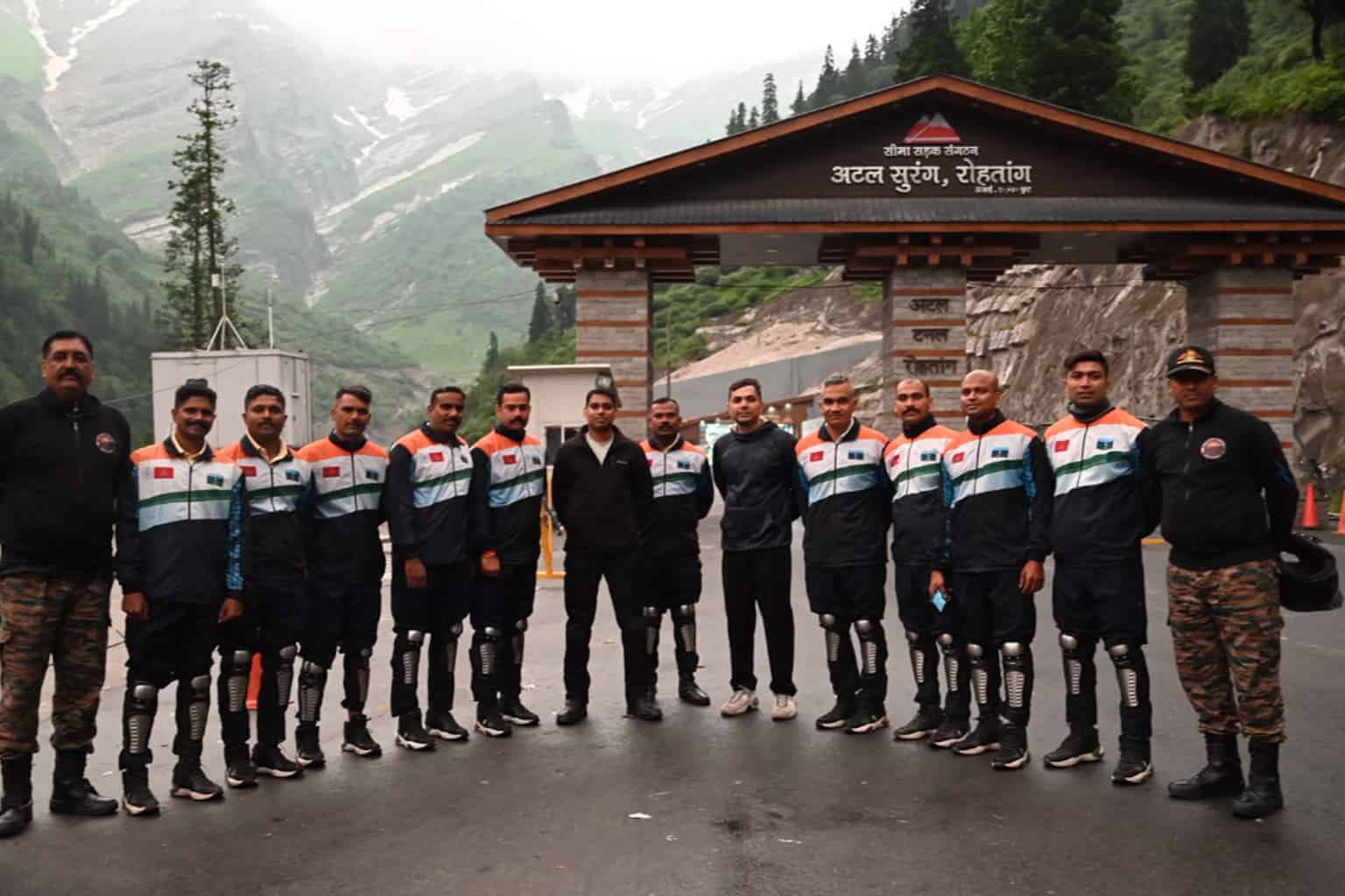 Corps of Signals Dare Devils attempts New World Record at Atal Tunnel during ‘Wheel of Valour :Sanchar Shakti’ expedition